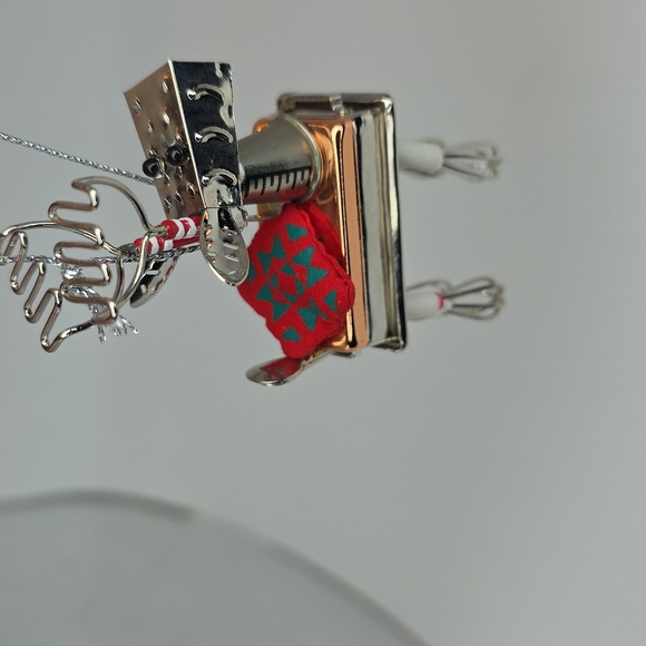 2004 Hallmark Keepsake Ornament – Cookie Doe - Picture 4 of 4